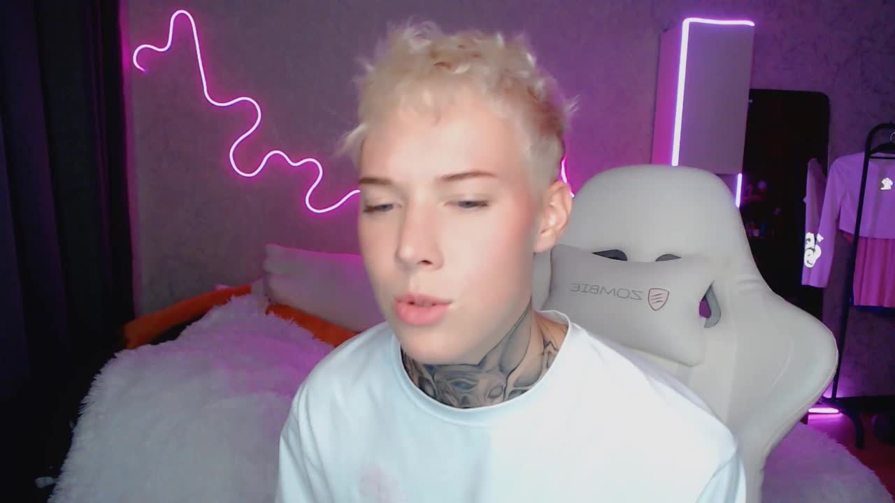 tezes Adult Chat August 11, 2025