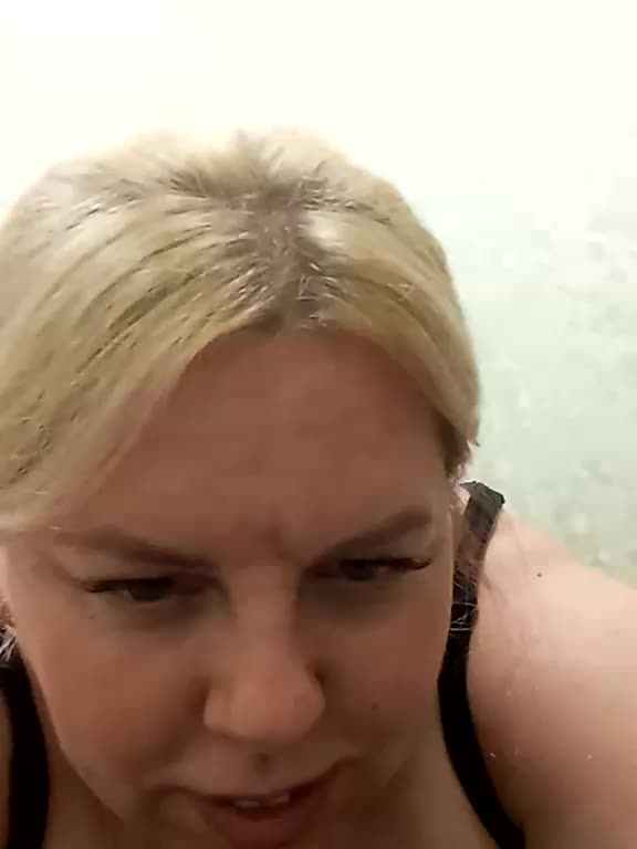 blondy_girl1499 Adult Chat August 11, 2025