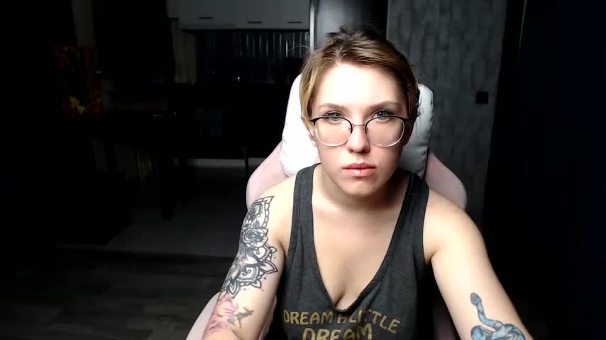 Reginasmilee Adult Chat August 11, 2025