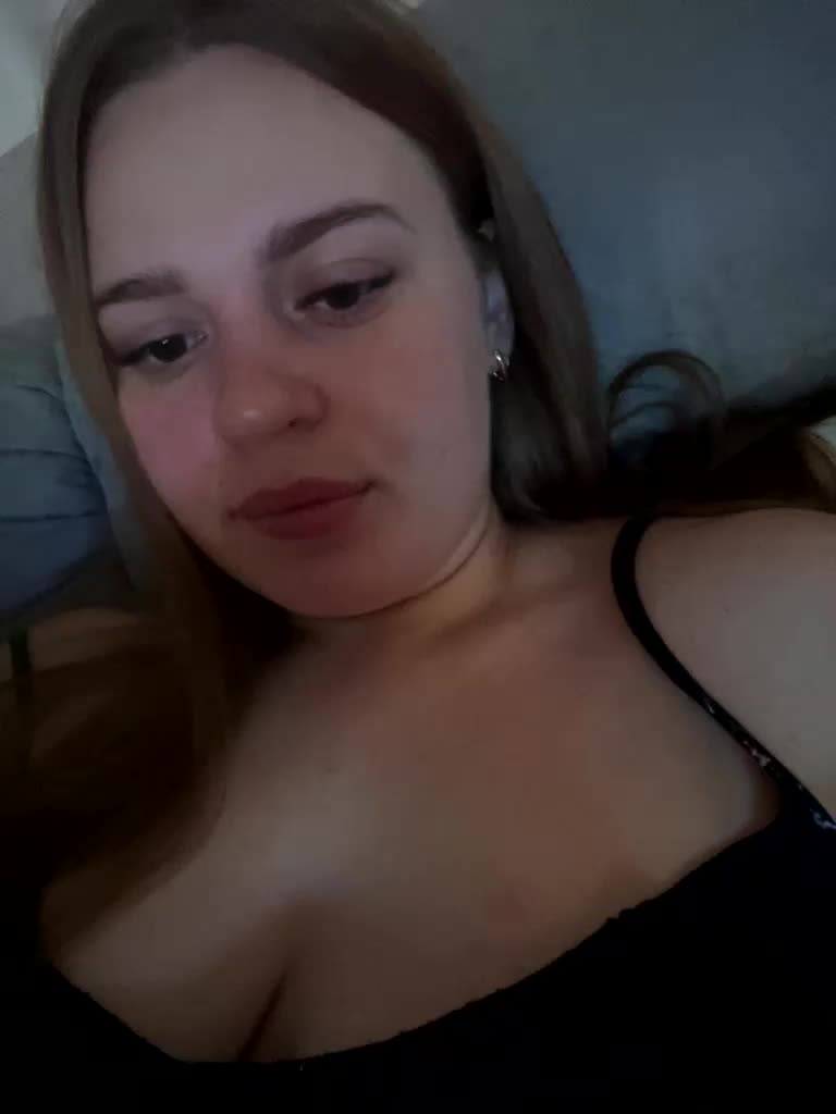 Chattie-Issy Adult Chat August 11, 2025