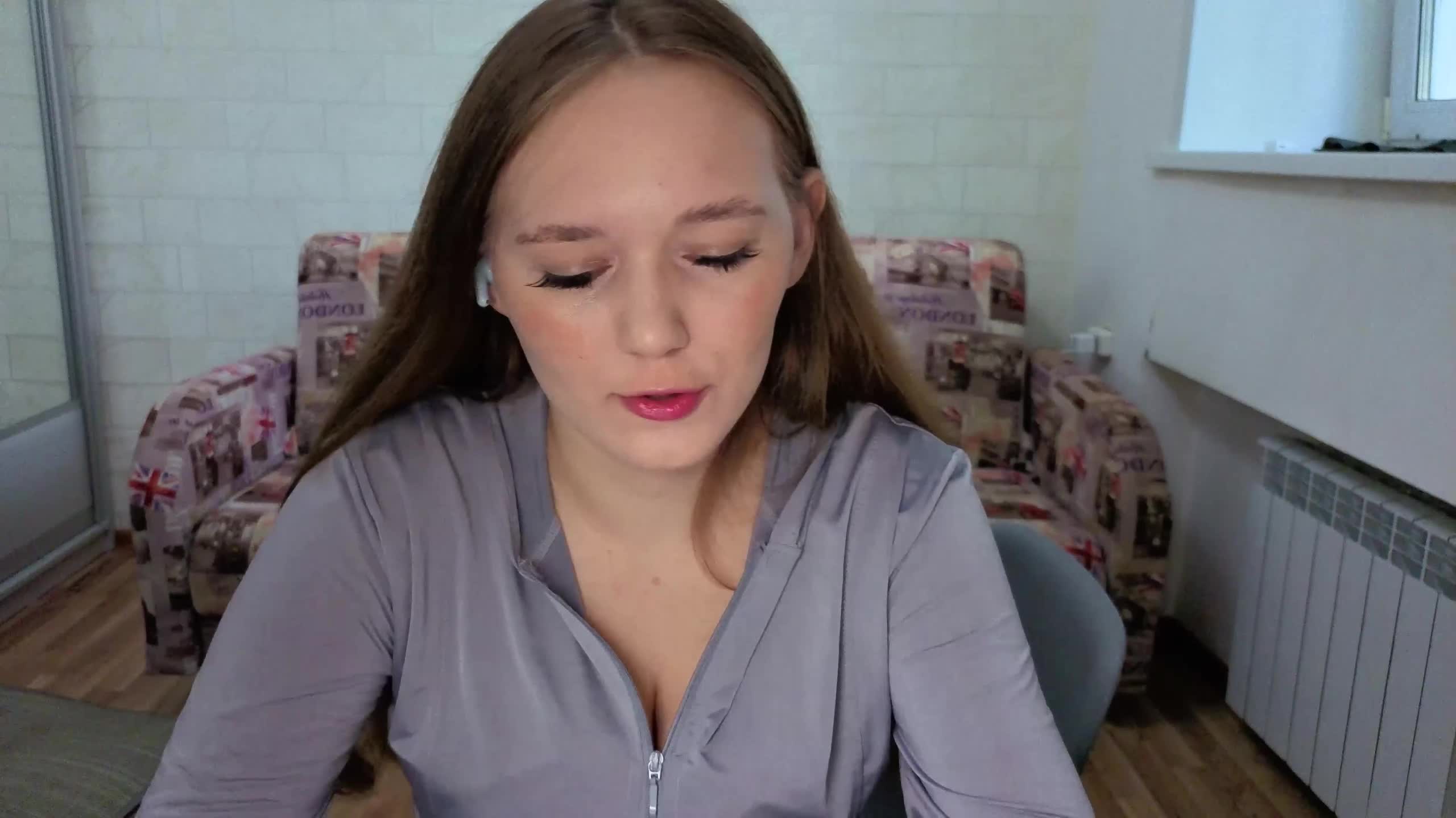 AlisaWyn Adult Chat August 11, 2025