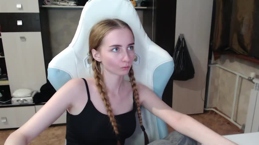 Cutti_Crystal Adult Chat August 11, 2025