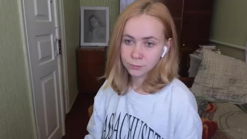 Riley_Roo Adult Chat August 11, 2025