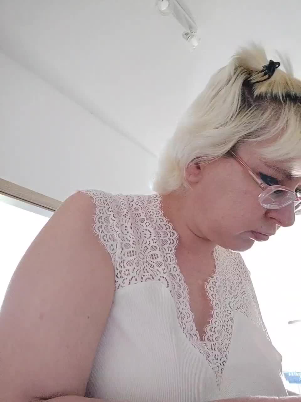 Vika211 Adult Chat August 11, 2025