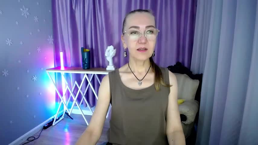 queen_a_n_i Adult Chat August 11, 2025