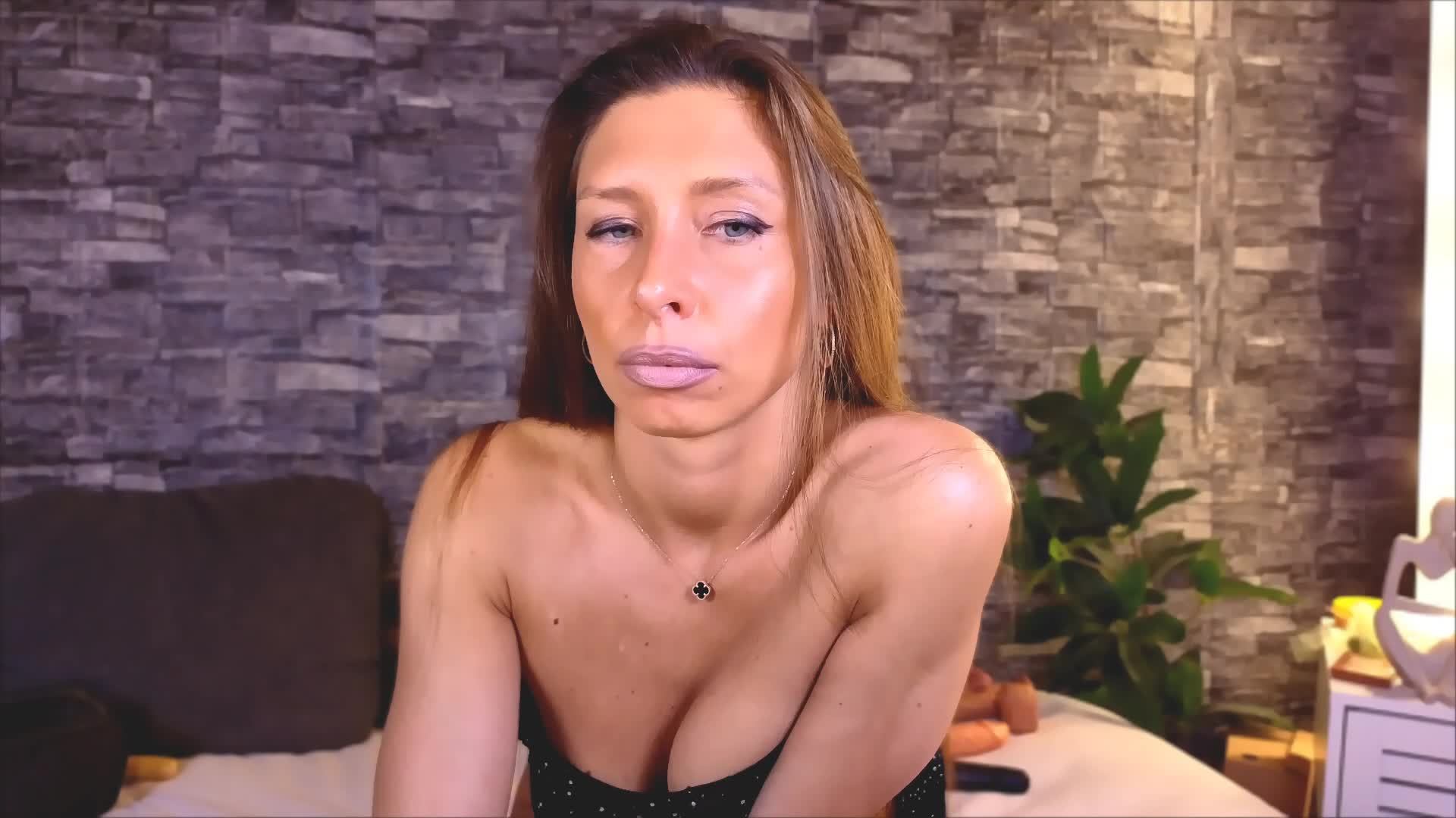 ladyAgata Adult Chat August 11, 2025