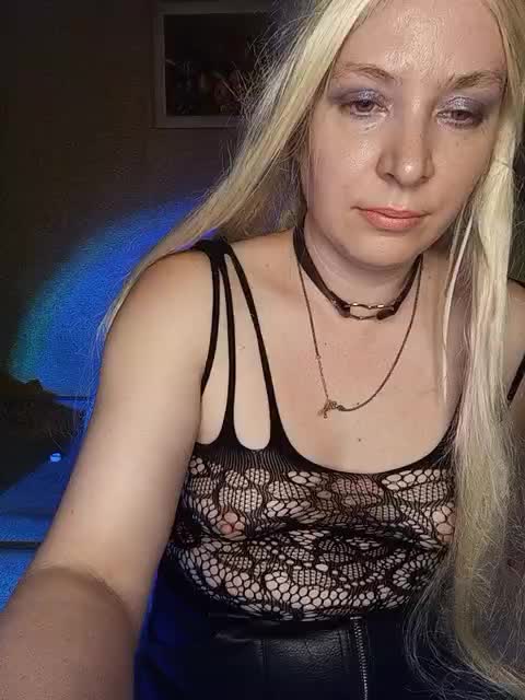 -VeroNika- Adult Chat August 11, 2025