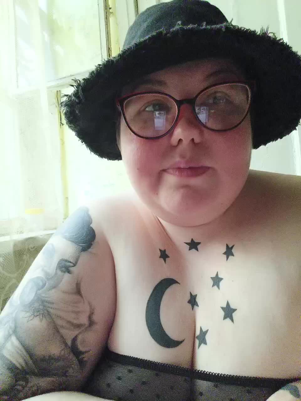 Svetlanka86 Adult Chat August 12, 2025