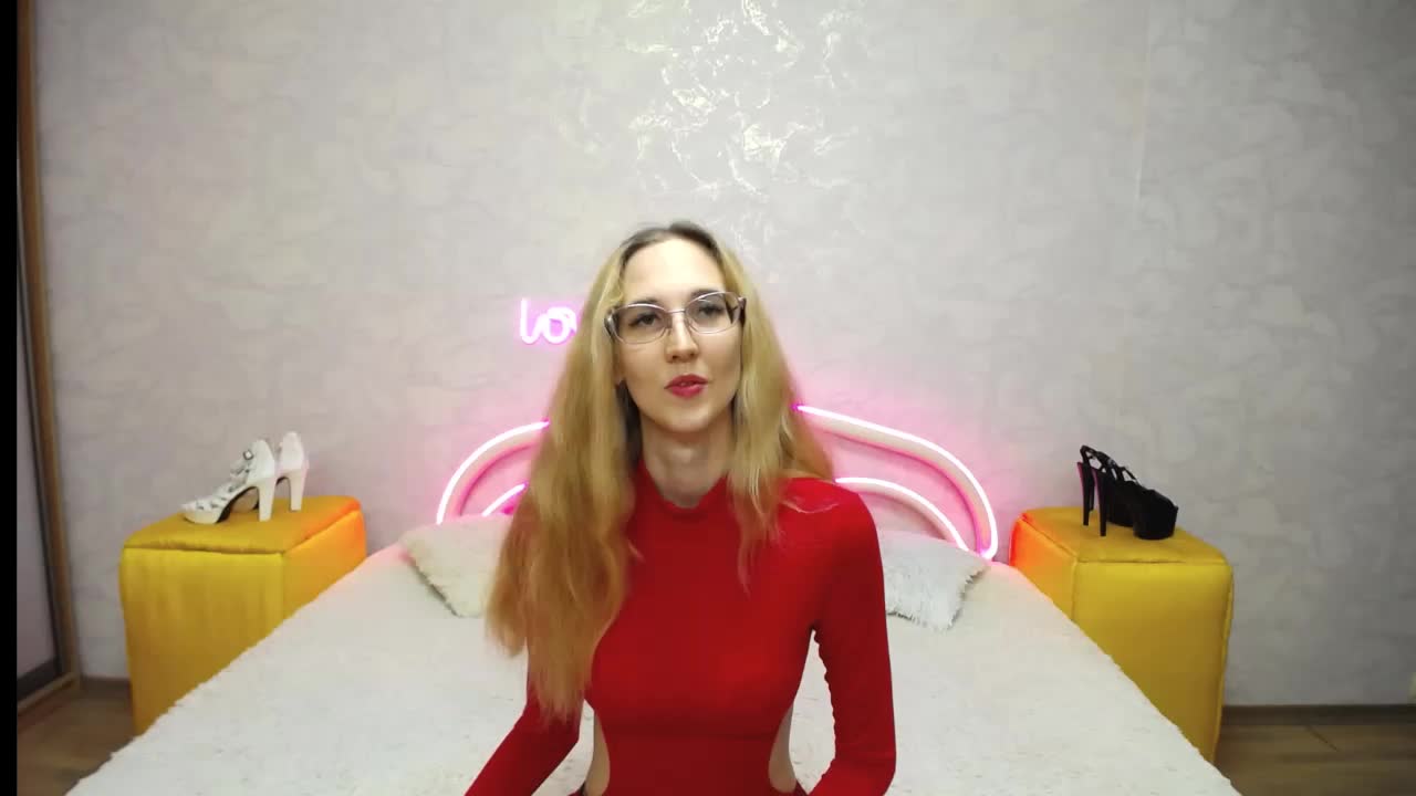 LizzieBrait Adult Chat August 12, 2025