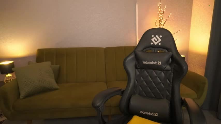 LilElfie Adult Chat August 12, 2025