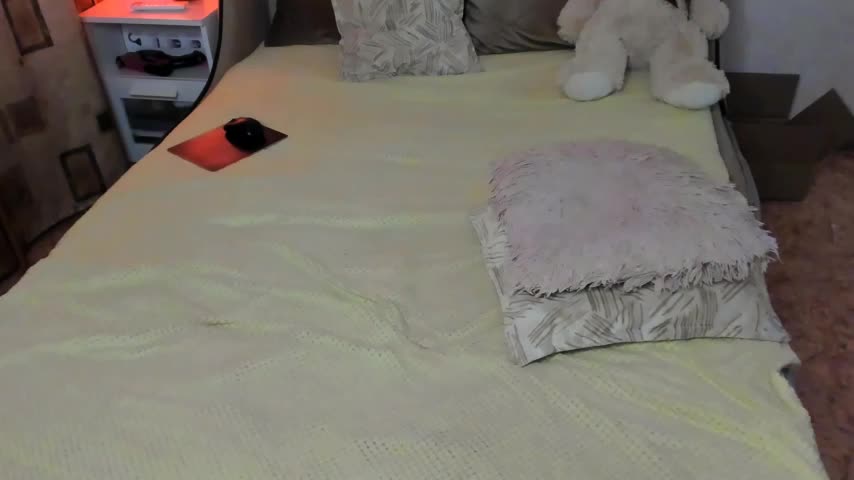 Vivian_Davis Adult Chat August 12, 2025