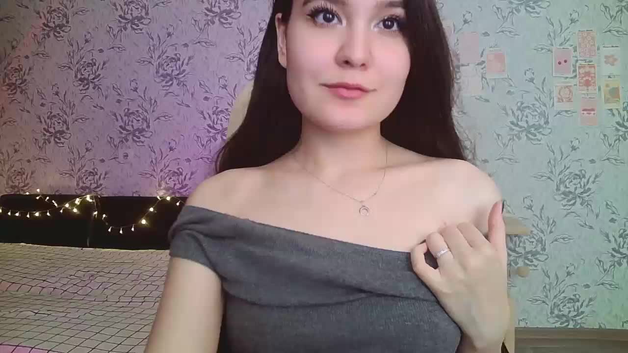 annie-fleur Adult Chat August 12, 2025