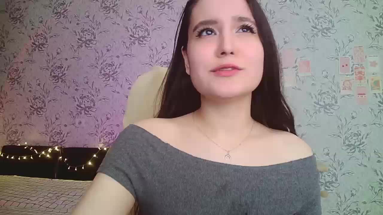 annie-fleur Adult Chat August 12, 2025