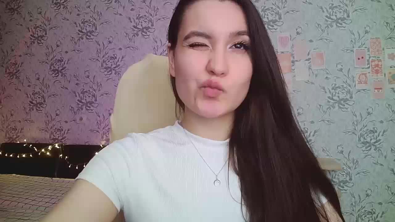 annie-fleur Adult Chat August 12, 2025