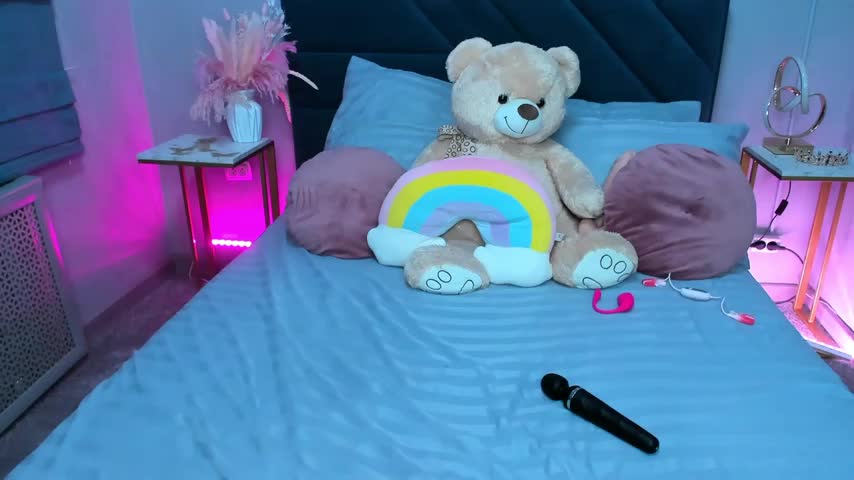 Curvy_Dynamite_ Adult Chat August 12, 2025