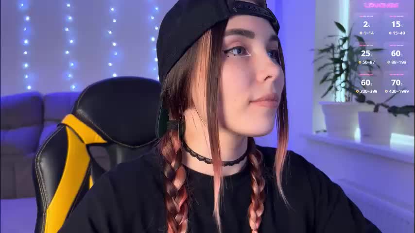 kittie_bear Adult Chat August 12, 2025