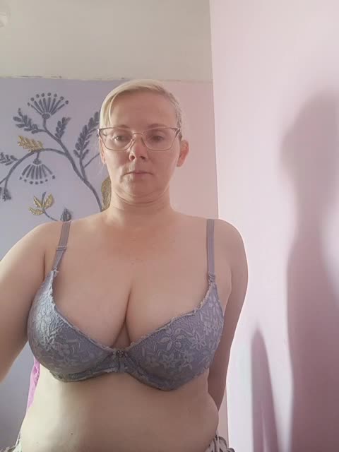 Sweetie454 Adult Chat August 12, 2025