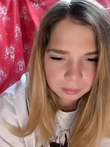 Zuli_Kiska Adult Chat August 12, 2025