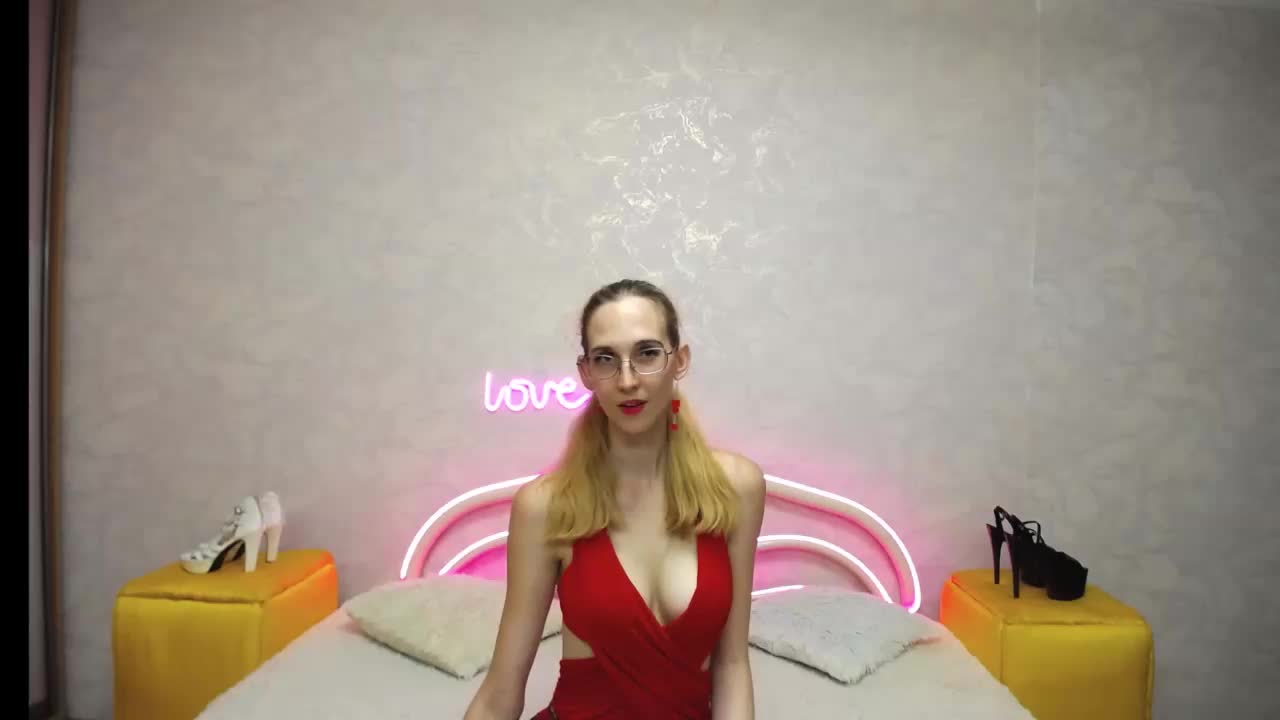 LizzieBrait Adult Chat August 12, 2025