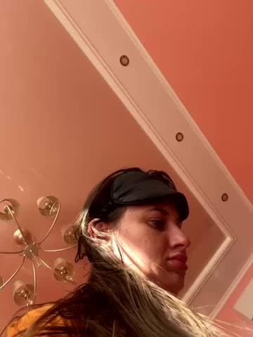 Flossy_Vettie Adult Chat August 12, 2025