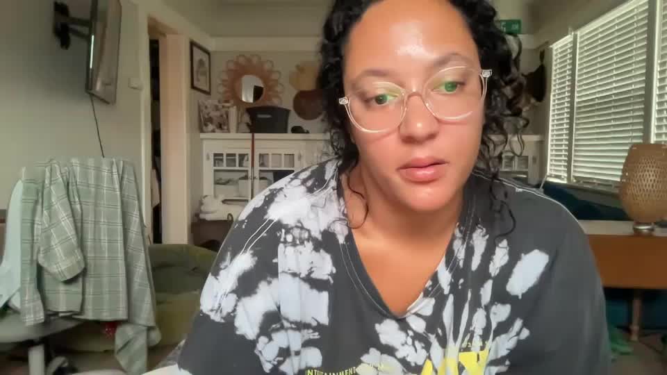 dreamyriri Adult Chat August 12, 2025