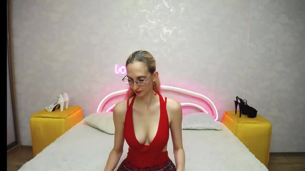 LizzieBrait Adult Chat August 12, 2025