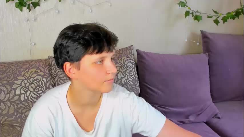 raven_radiant Adult Chat August 13, 2025