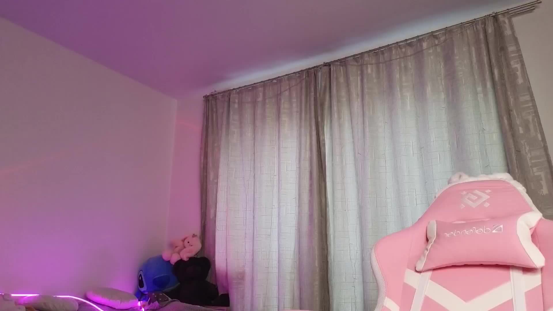 Eva--queen Adult Chat August 13, 2025