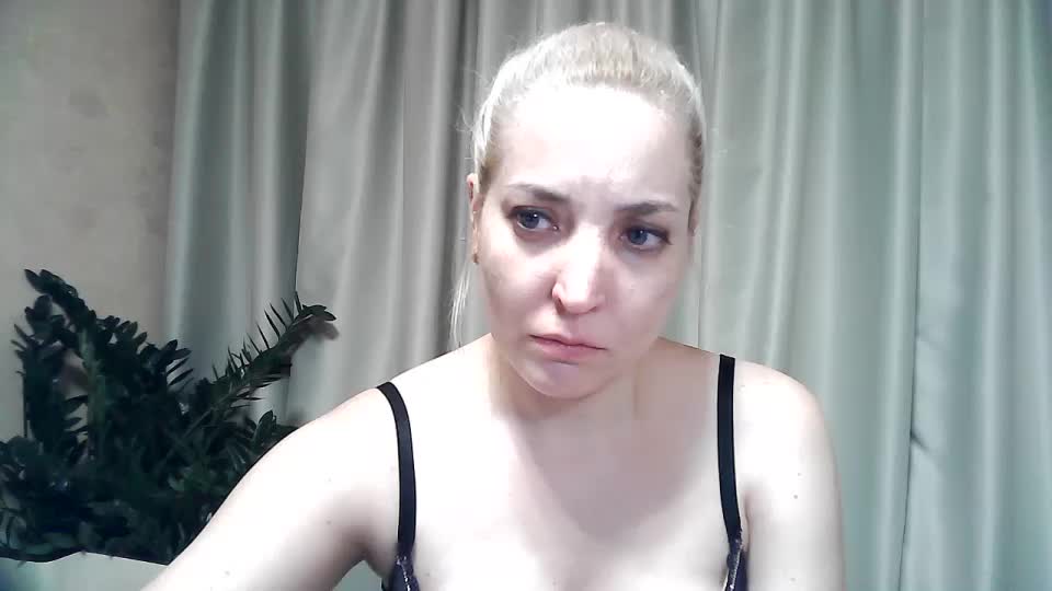 mariska-kiska Adult Chat August 12, 2025