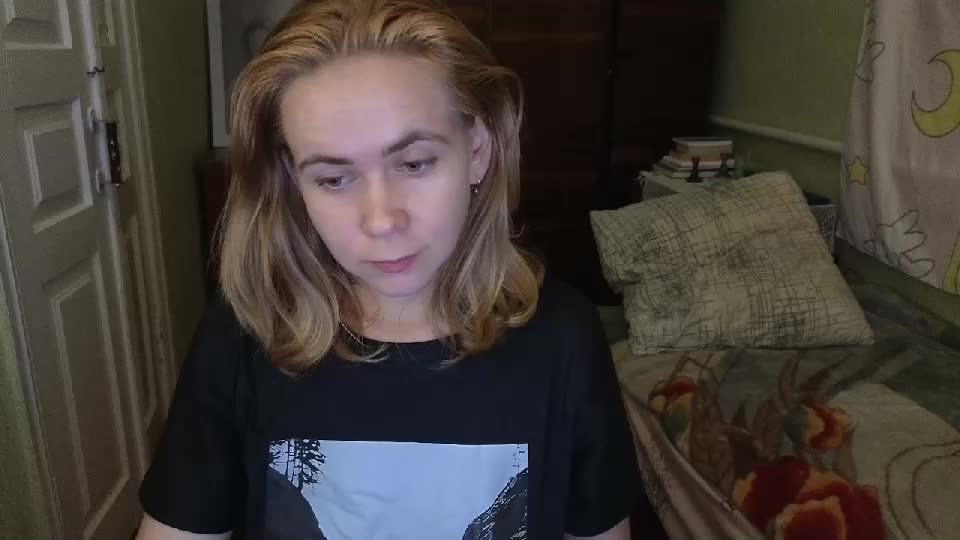 Riley_Roo Adult Chat August 13, 2025