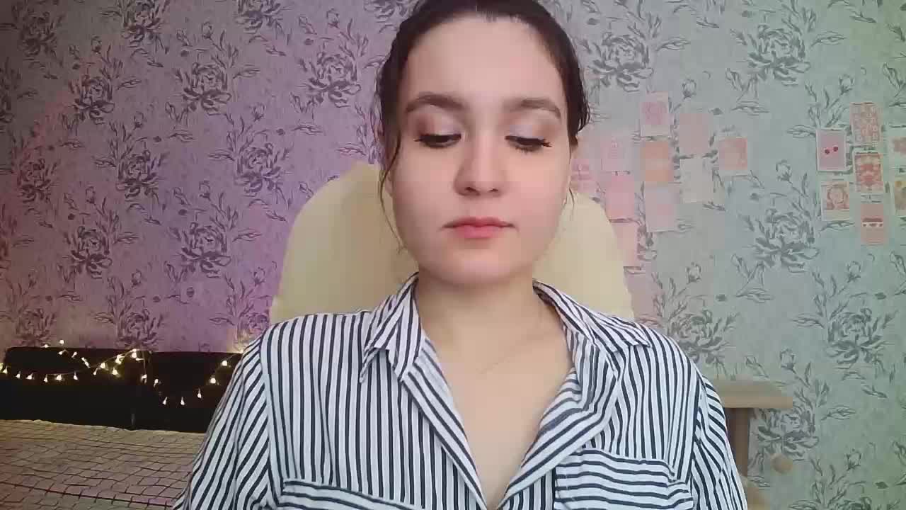 annie-fleur Adult Chat August 13, 2025