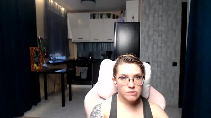 Reginasmilee Adult Chat August 13, 2025