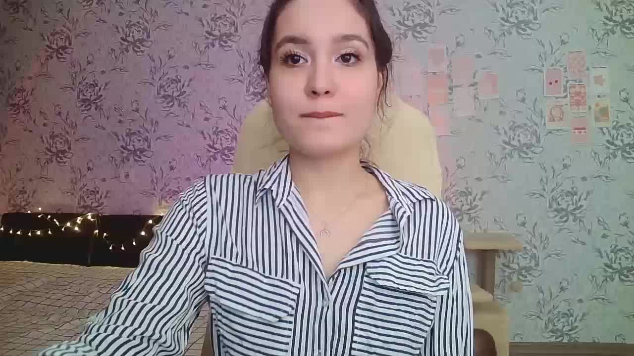 annie-fleur Adult Chat August 13, 2025