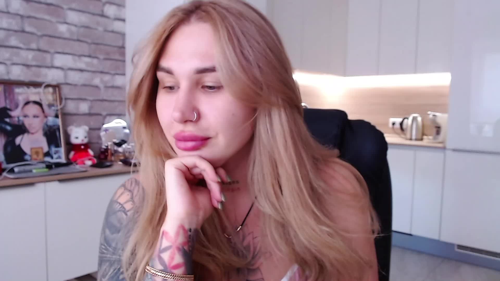 lolabarbie Adult Chat August 13, 2025