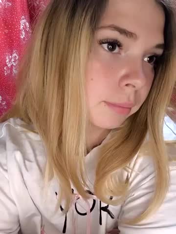 Zuli_Kiska Adult Chat August 13, 2025