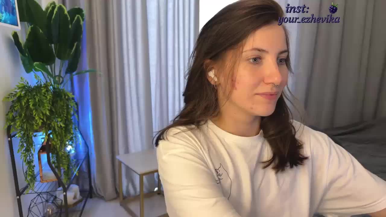 EzheVika Adult Chat August 13, 2025