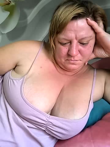 jusichka Adult Chat August 14, 2025