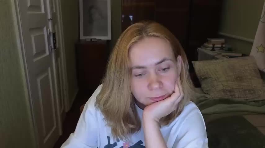 Riley_Roo Adult Chat August 14, 2025