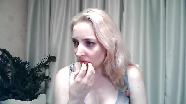 mariska-kiska Adult Chat August 14, 2025