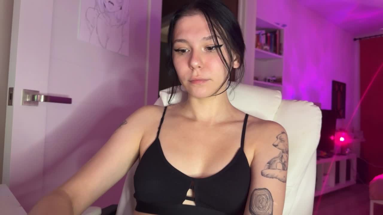 PinkDolly18 Adult Chat August 14, 2025