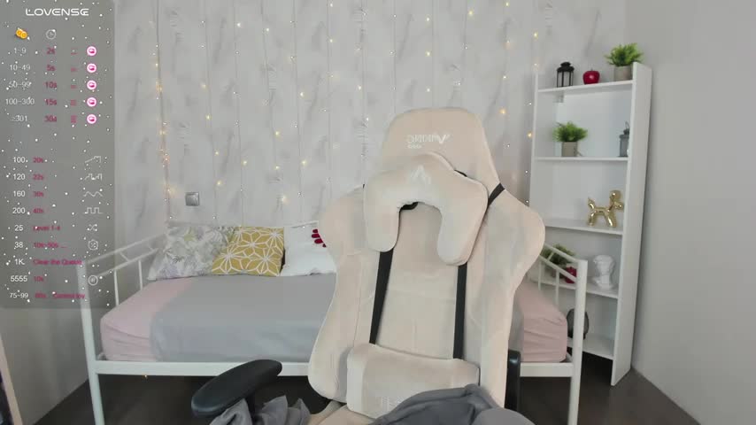 Tori_Cutie Adult Chat August 14, 2025