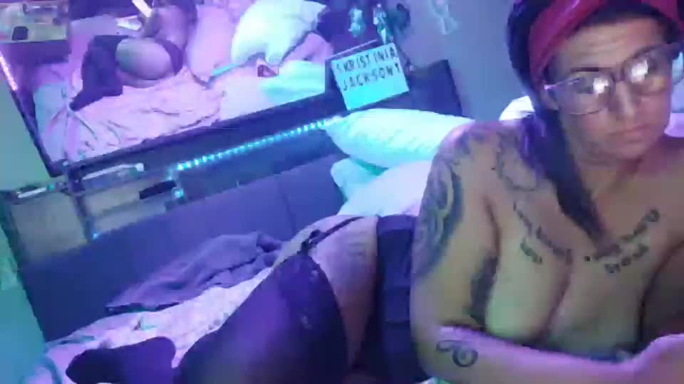 kikilovespartylights Adult Chat August 14, 2025