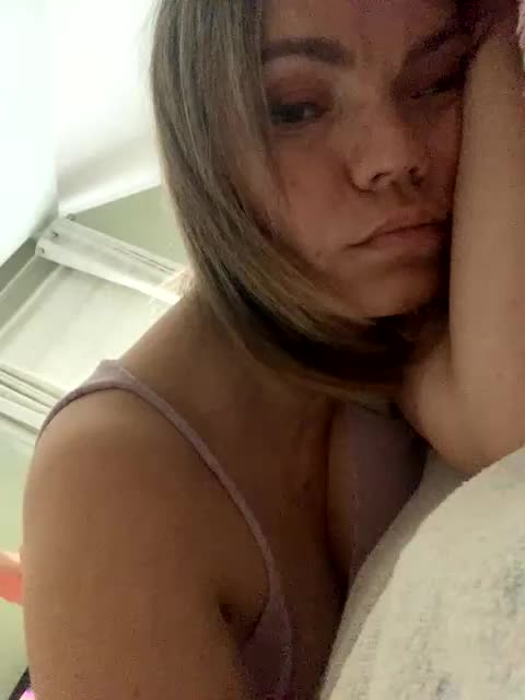 Ella-Pearlie Adult Chat August 14, 2025