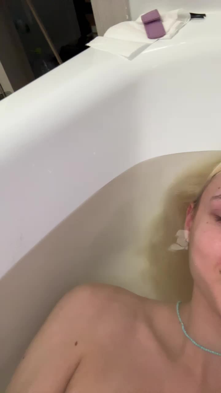 Angelina_1 Adult Chat August 15, 2025