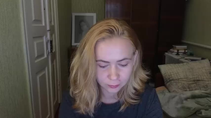 Riley_Roo Adult Chat August 15, 2025