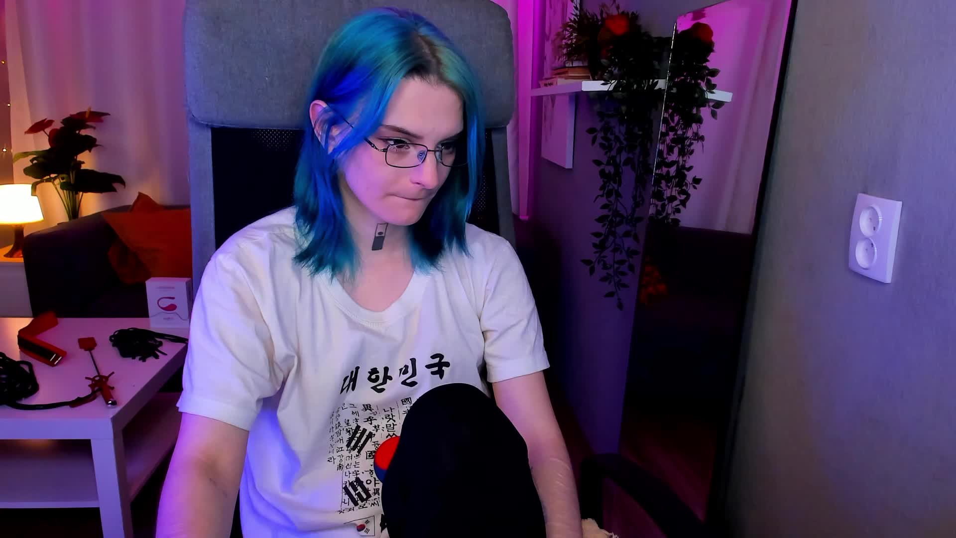 lika-haris Adult Chat August 15, 2025