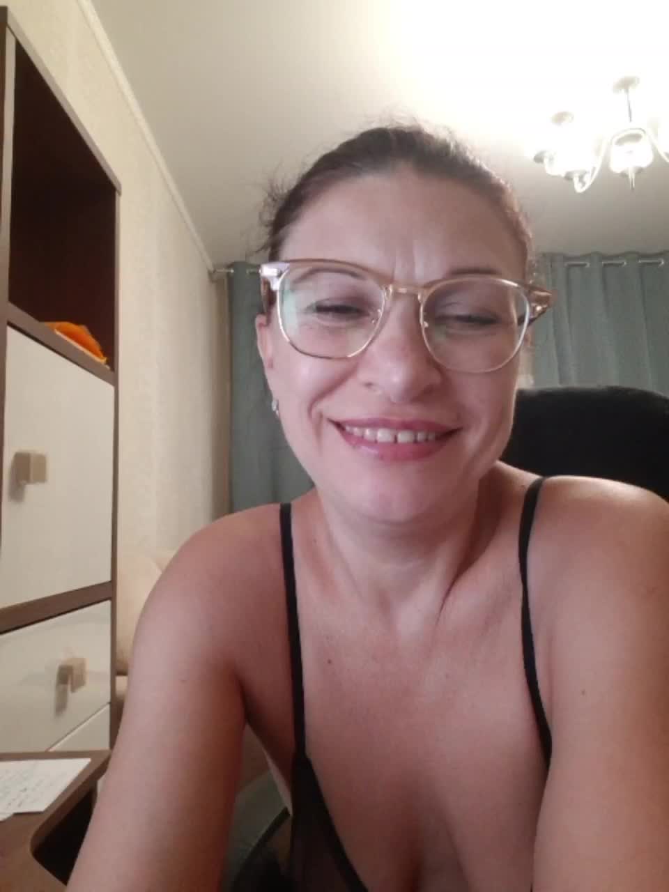 IriskaMai Adult Chat August 15, 2025