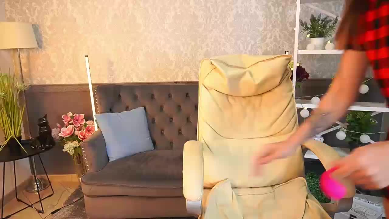 DreamyLinaa Adult Chat August 15, 2025