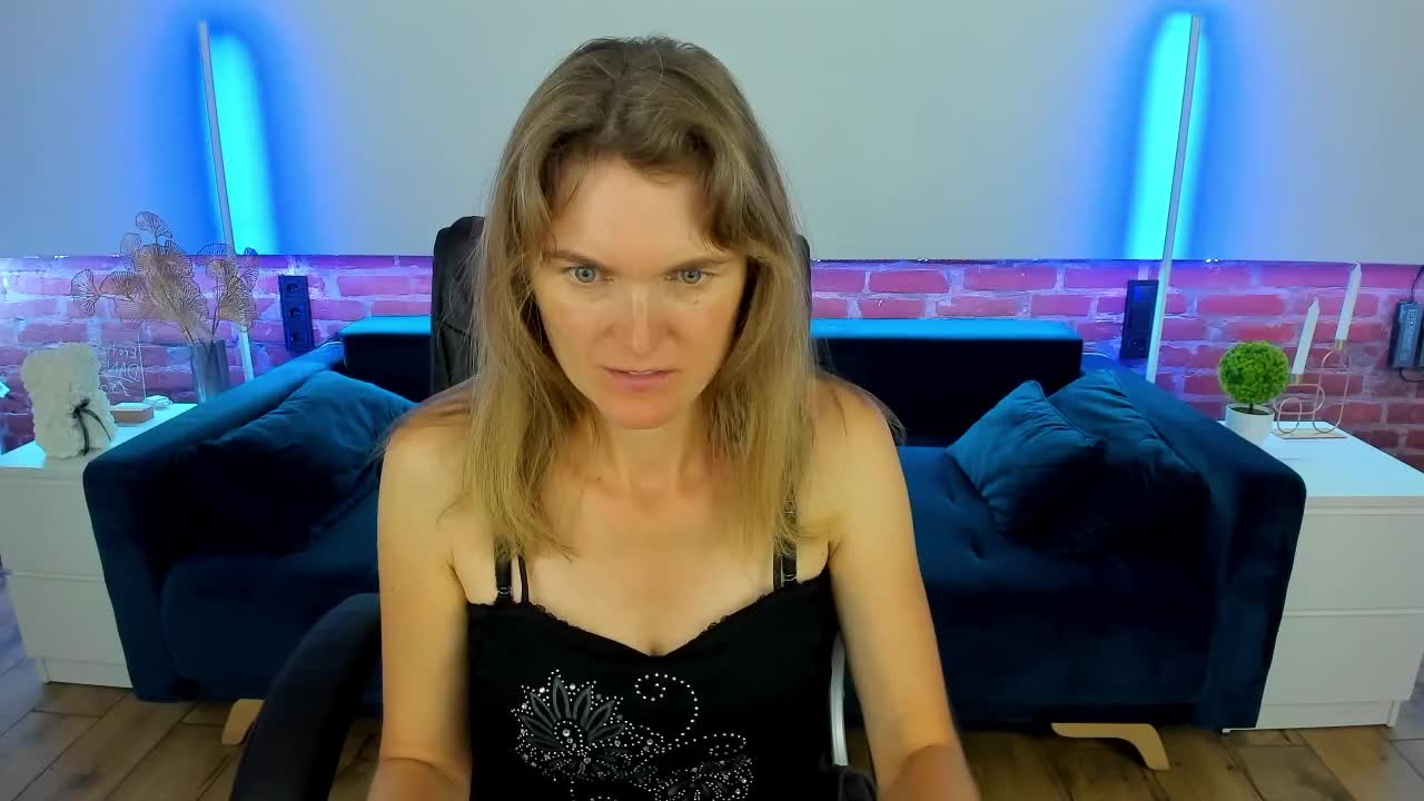 Annabel-xxx Adult Chat August 15, 2025