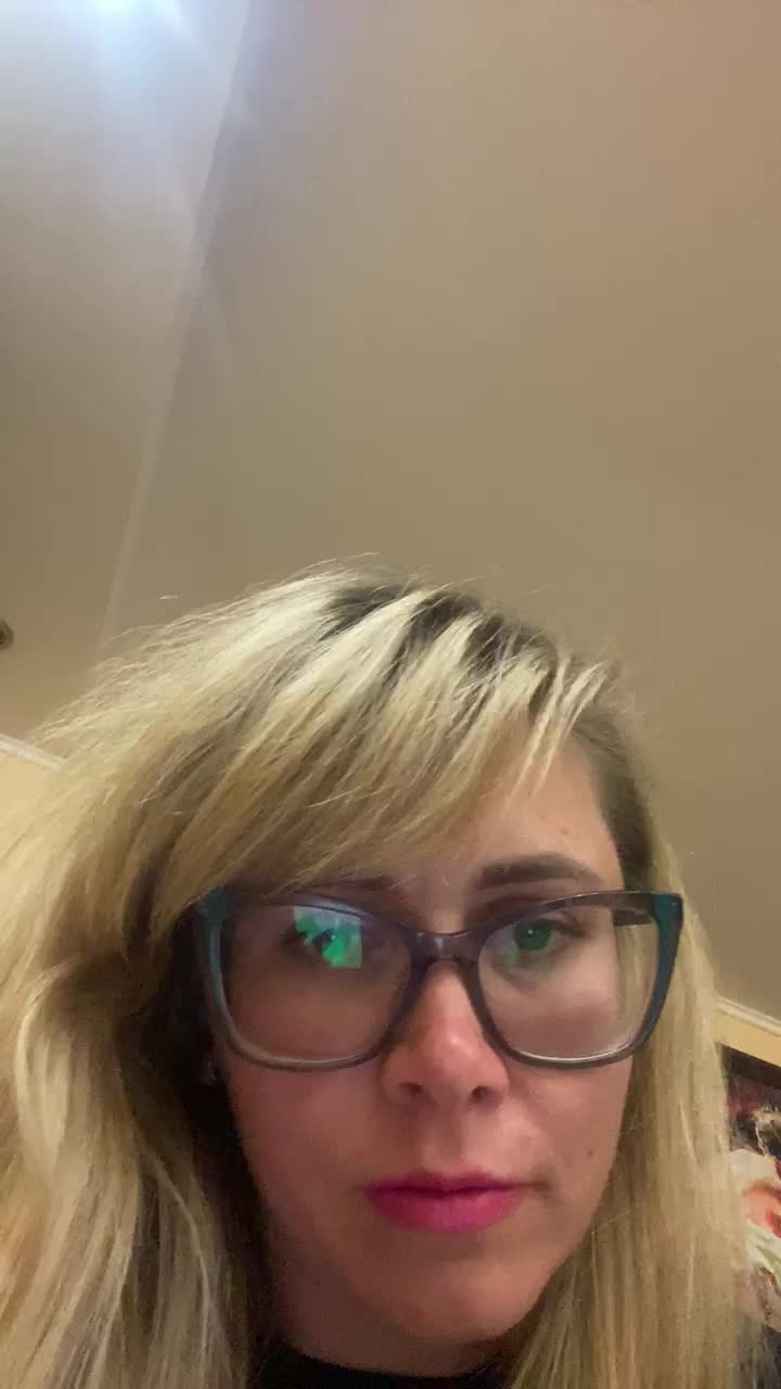 Elegant00Girl Adult Chat August 15, 2025